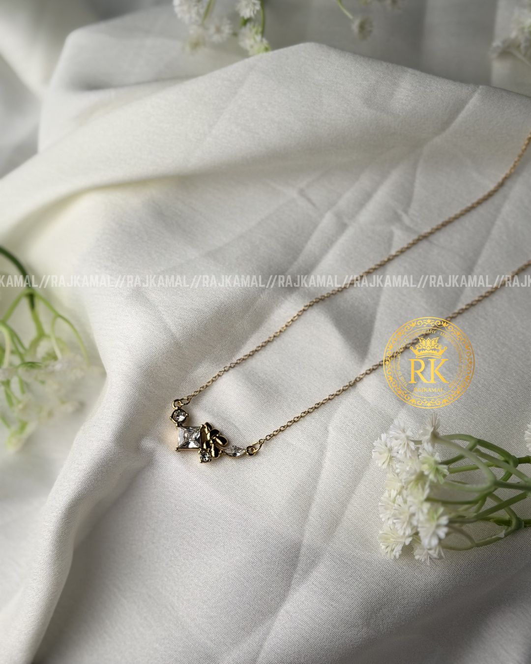 Minimal & Simple Necklace