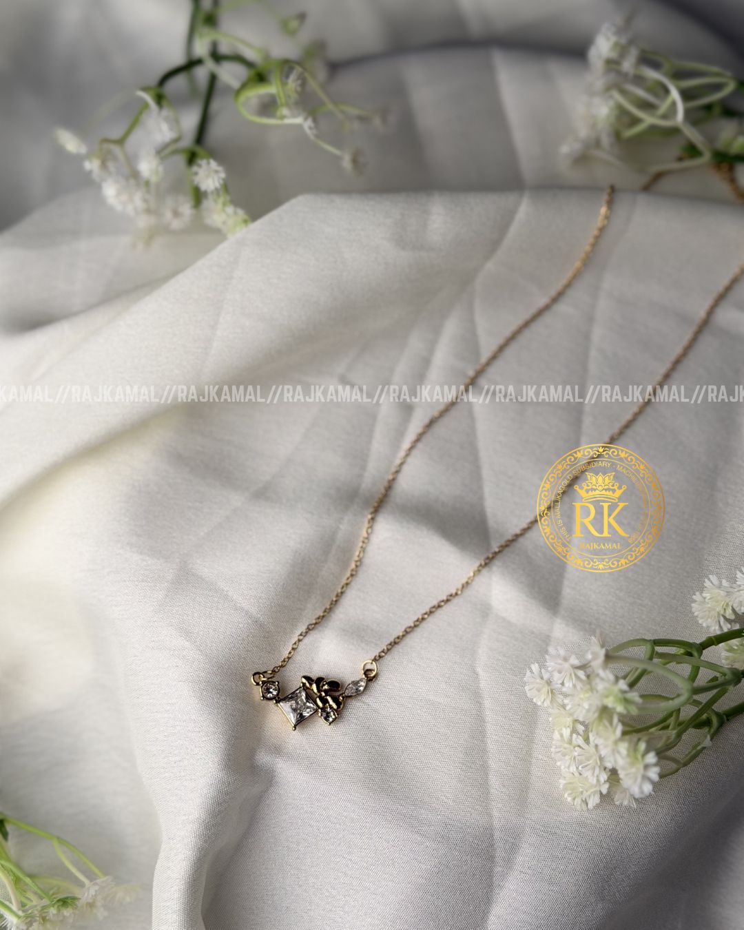 Minimal & Simple Necklace