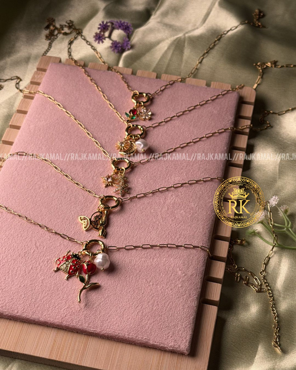Simple Aesthetic Chains