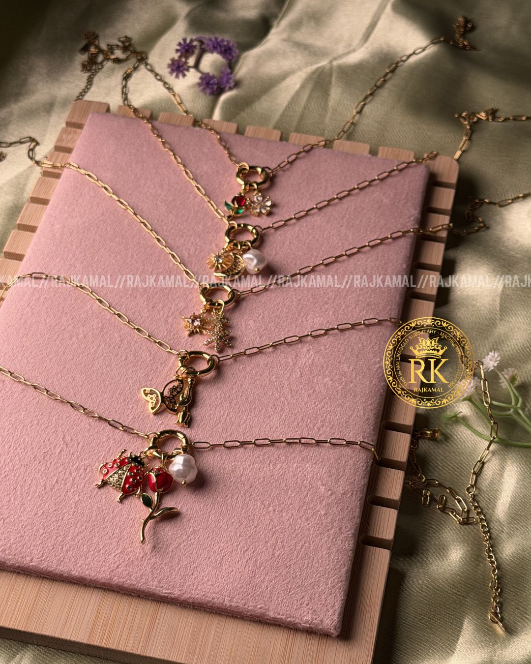Simple Aesthetic Chains