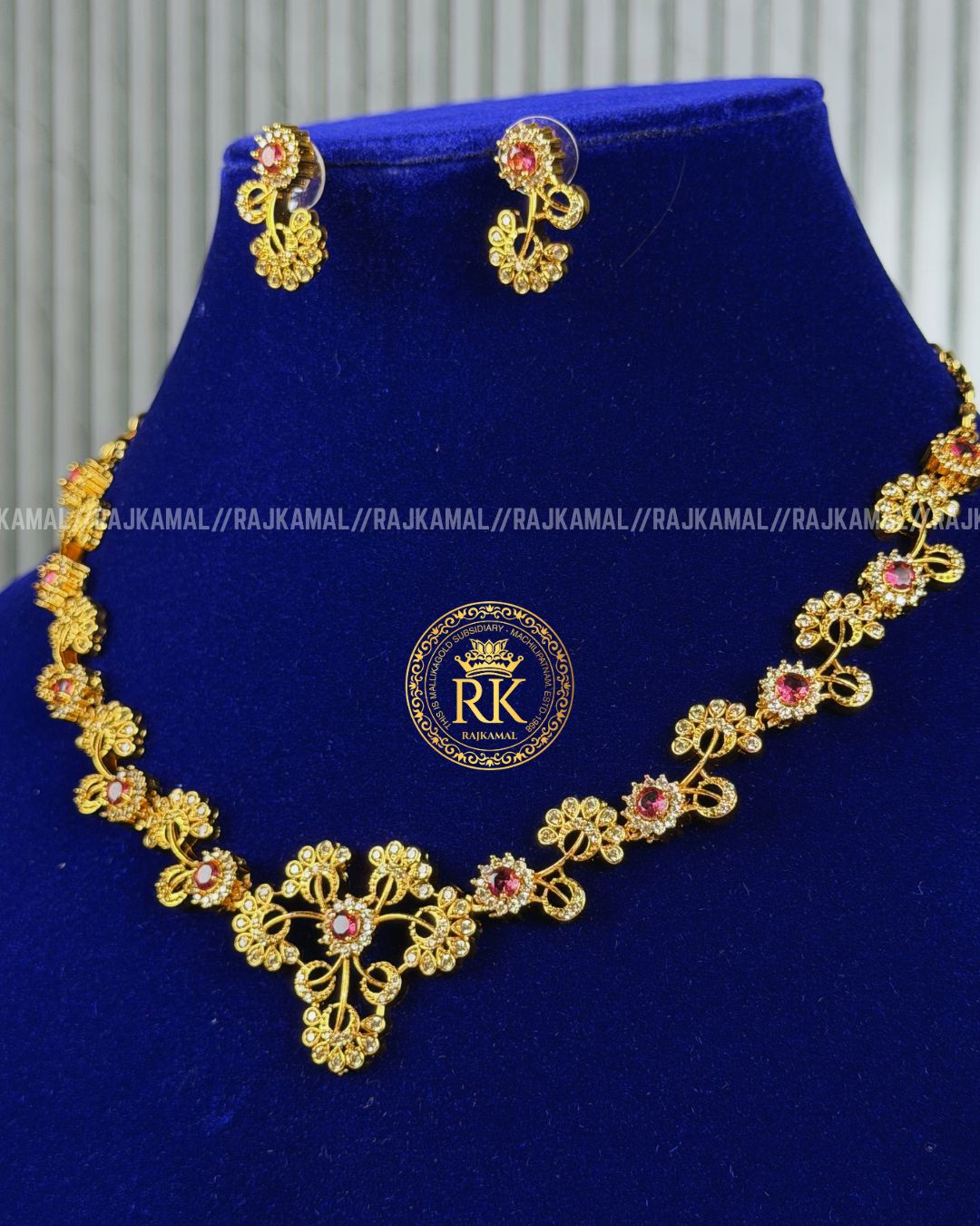 Floral Necklace Set