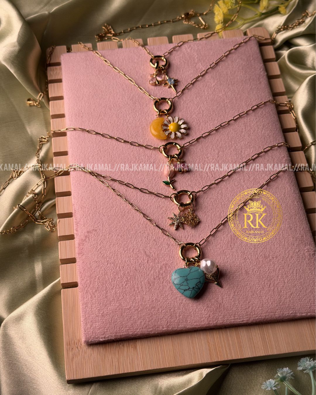 Simple Aesthetic Chains