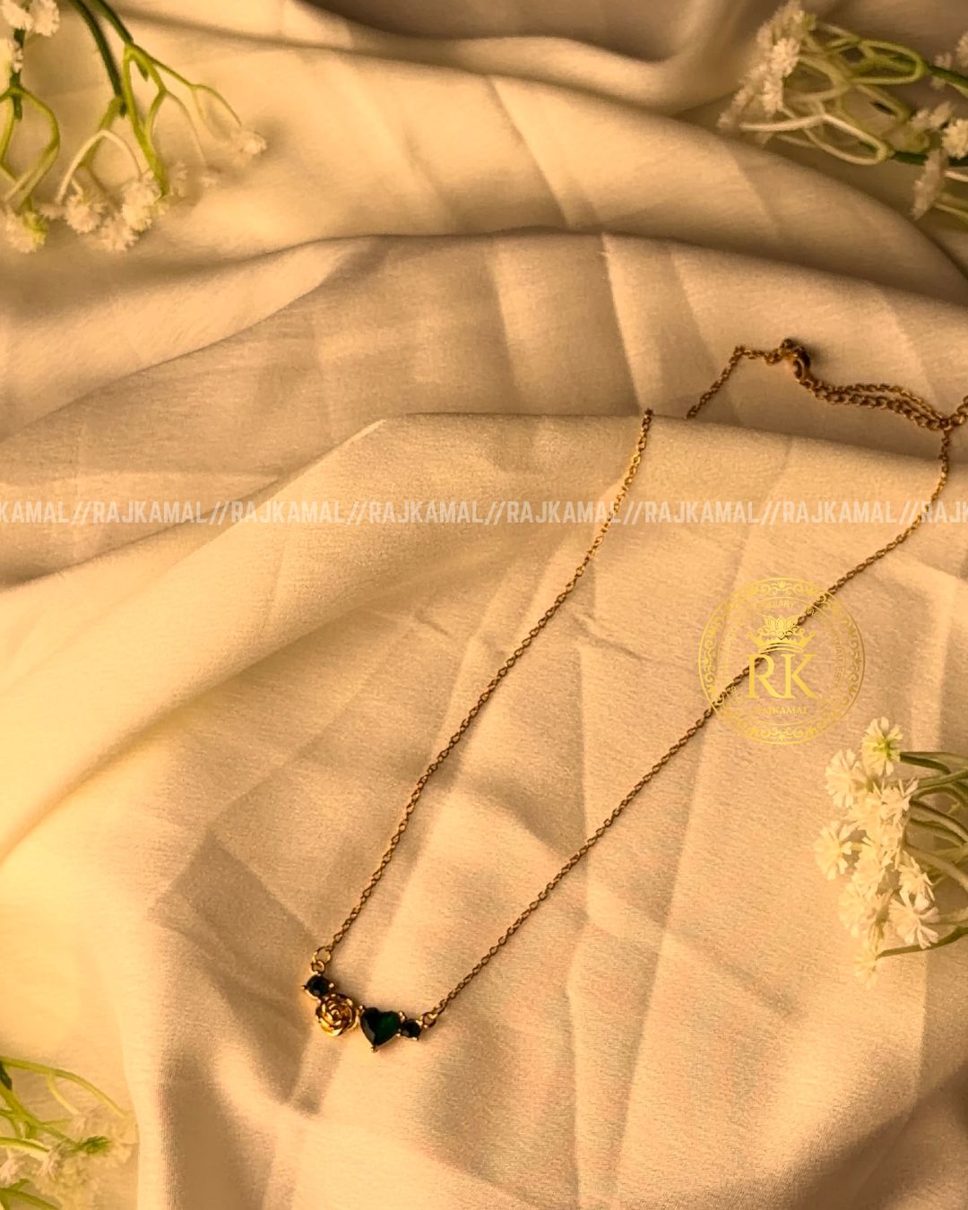 Minimal & Simple Necklace